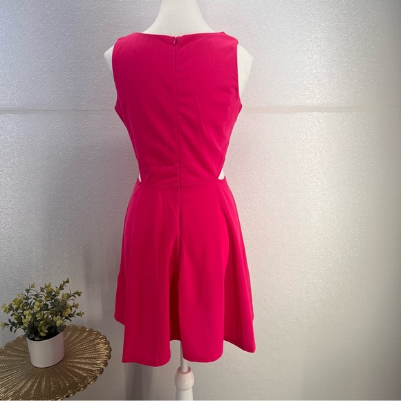 NWT Sweet and Cute Sleeveless Racerback Flared Swing A-Line Waist Hollow Out M - Picture 9 of 17